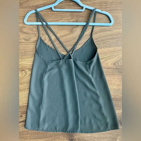 HOLLISTER | Gray Criss Cross Top size XS - Picture 2 of 5